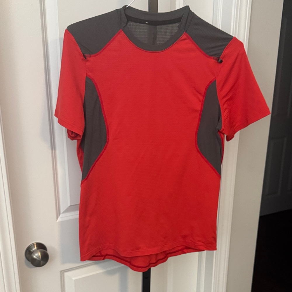 lululemon athletica Red and Gray Short Sleeve Tee - Picture 1 of 3